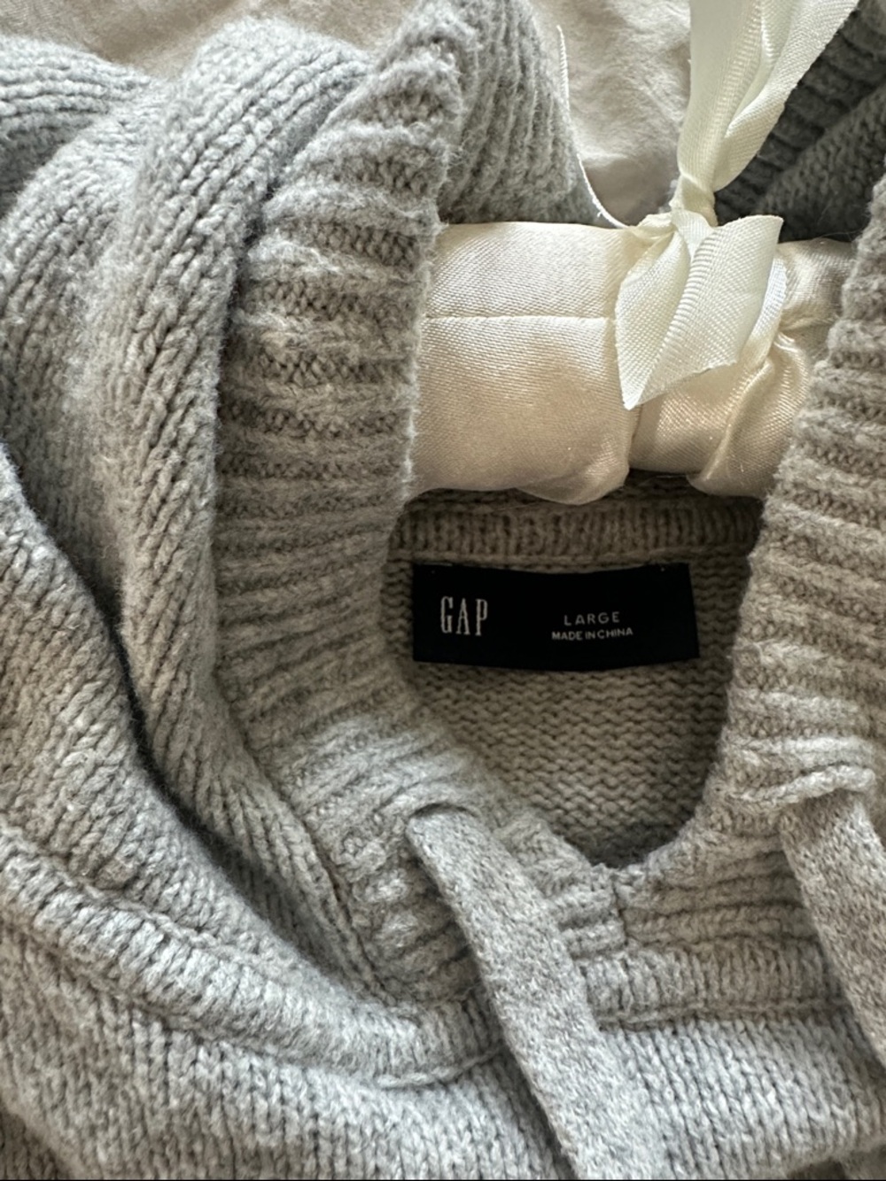 NWOT GAP Cashsoft Grey Hooded Sweater - Picture 2 of 6